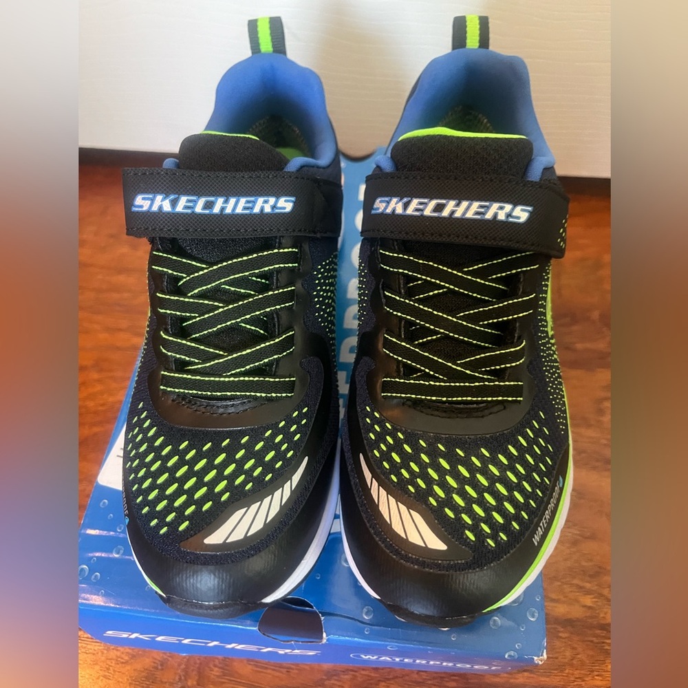 New Boys Skechers Waterproof Shoes size 2.5